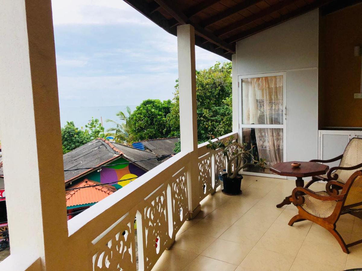 ウナワトゥナ Blue Sea View Bed & Breakfast エクステリア 写真